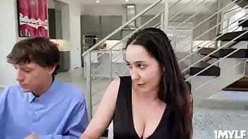 Preview 2 of Massage Saxcy Grill - Bad Mom,  Good MILF1.mp4