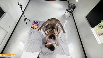 Preview 4 of Lock Up Sucking Dick - Minhas duas esposas trasando i eu entro no meio da putaria rolou DP
