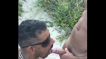 Preview 2 of Xxnnb - SURFISTA LEVOU PICA XXL DO TURISTA NA PRAIA EM FLORIAN&Oacute_POLIS