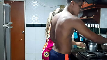 Preview 1 of Kannad Bfxxx - Mi hermanastra se pone muy cachonda en la cocina