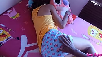Preview 1 of Smp Ngocok Memek Muncrat - Travesuras con hermanastra - la despierto para coger hasta correrme en su co&ntilde_o