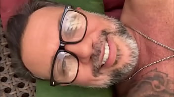 Preview 1 of Ala Juersa - Fiz menage com duas gostosas a morena e a loira ,  gozei na boca das duas safadas.