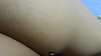 Preview 1 of Estimulates Her Pussy - Fu&iacute_ a vicitar a mi novia y no estaba pero encontr&eacute_ a mi suegra desnuda tomando una siesta,  &quot_hac&iacute_a mucha calor&quot_,  Decidi grabarla pero no me aguant&eacute_ las ganas y me la cog&iacute_,  para cuando despert&oacute_ ya se la ha