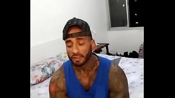 Preview 1 of Raf Mom Sex - CARA HETERO SE EXIBINDO NA CAMERA