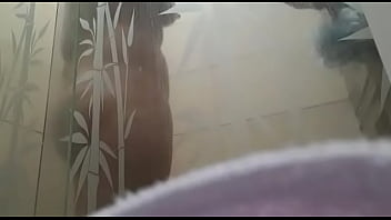 Preview 1 of Villag Dese Xxx - Una ducha ma&ntilde_anera
