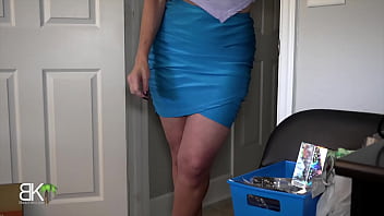 Preview 2 of Du Em Voi - Stepmom Gets SURPRISE DICK AND FACIAL For Her Anniversary 1of3