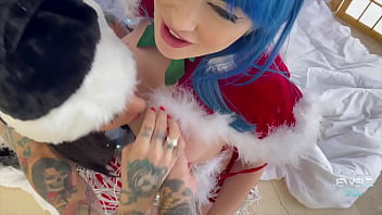 Preview 3 of Culitosxxx Com - Every man wishes for a hottie under the Christmas tree...so how about two instead?