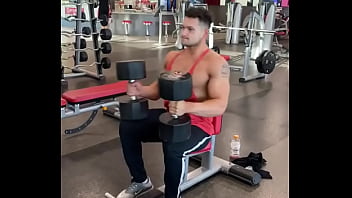 Preview 1 of Wwwgoogle Vecuumtherapy - Quick workout before next shoot. Strength to match the aesthetics and looks
