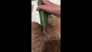 Preview 3 of 16 Xxx Rep F - Трахает толстым огурцом узкую волосатую пизду. Выталкивает огурец пиздой