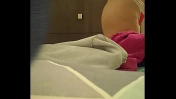 Preview 3 of Small Guy - Espiando a mi vecina,  se le ven los pelitos de la concha