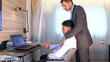 Preview 1 of Sunny Leon Xxx Bf - The hot rendez-vous where a fitness guy gets sucked at the desktop.