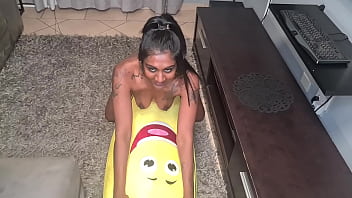 Preview 2 of Wwwjungle Xxxcom - Tattooed desi slut humps a big banana,  close ups