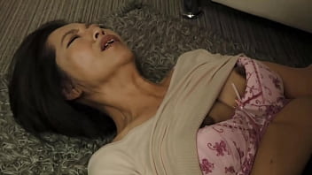 Preview 2 of Tante Pedo - When I was Watching Porn with a MILF,  She Suddenly Start to Suck My Dick! - Part.1 : See More&rarr_https://bit.ly/Raptor-Xvideos