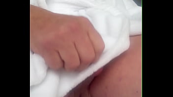 Preview 1 of Sissi Nylon Sexwife - Zeitvertreib mit Wichsen und Abspritzen an einem regnerischen Sonntag
