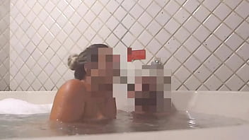 Preview 4 of Wwwxx Hdcom - Hotwife e seu amante conversando com o corno depois de muito foderem na frente dele. (UNDERWATER TAKES)