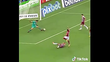 Preview 3 of Arbv Xxx Video - Ayrton Lucas fudendo tricolete em pleno Maracan&atilde_ com 58 mil torcedores 1080p muito gostosa