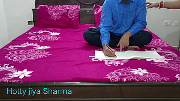 Preview 1 of Shahrukh Khan Sex Xx - Desi stepmom fucking with teen step son when studying! Step mom dont know anything
