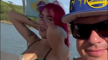 Preview 1 of Sleep Sis Video - As ruivas em uma Suruba na Lancha