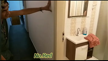 Preview 2 of Xxxxxxxxwww Hd - Minha patroa pediu para eu levar a toalha para ela no banho,  ela e muito safada,  fez oral em mim