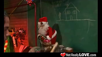 Preview 1 of Sex Bonita - Taylor Rain santa slut sucks elf dick