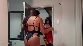 Preview 1 of Sleepinf Sister - Duas Trans arrombam  o cu do casado e fazem ele de submisso e obriga ele a fazer tudo