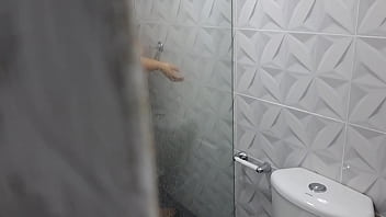 Preview 3 of Baby In Publuc - Gran culo de hermosa bbw en la ducha