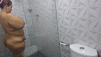 Preview 1 of Baby In Publuc - Gran culo de hermosa bbw en la ducha