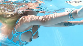 Preview 2 of Anal Hd Zzers - Underwater swimming with the most charming model