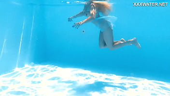 Preview 1 of Anal Hd Zzers - Underwater swimming with the most charming model