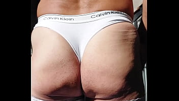 Preview 3 of Pulishc Porn - Con la cola caliente
