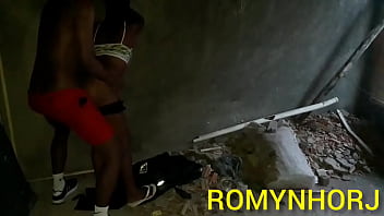 Preview 3 of First Time Fukinng Girl - PEDREIRO NO RIO DE JANEIRO CHEGOU NA OBRA ENCONTROU A  ENTEADA SOZINHA COM FOGO NA BUCETA FUDEU ELA GOZOU NO FINAL COM MUITO TES&Atilde_O