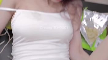 Preview 3 of Berajir Bedarah - 騷氣人妻在丈夫面前 NTR. SWAG.live TQ-0001