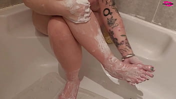 Preview 3 of Ful Xxxxxx Video - MILF seductivly washing her FEET
