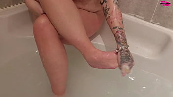 Preview 1 of Ful Xxxxxx Video - MILF seductivly washing her FEET