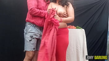 Preview 2 of Swing Brother - Sabji vechne Waali ko khule bazaar mein hi chod diya,  real indian sex video by jony darling