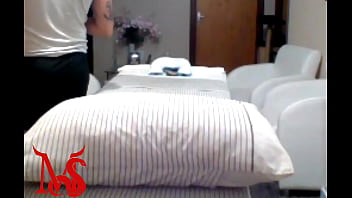 Preview 1 of Vanessa Bleak - Massagem no cliente da madrugada (Completo no RED)