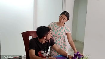 Preview 2 of Pant Sax Xxx - llega mi esposo estresado del trabajo,  lo relajo poniendo su verga en mis tetas y le doy una rica mamada