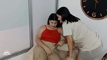 Preview 2 of Xxx Video Bco - Mi amiga me seduce y terminamos lamiendo nuestros calientes y h&uacute_medos co&ntilde_os