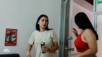 Preview 1 of Abbey Brooks Strapon - Experimento sexo l&eacute_sbico caliente con la culona de mi mejor amiga,  acabamos lamiendo nuestros co&ntilde_os y d&aacute_ndonos dedo. PARTE 1