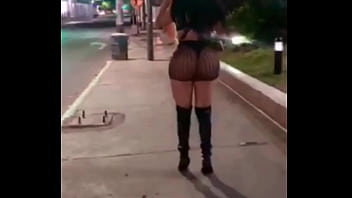 Preview 1 of In Front Of Fathrrer - ME ENCANTA COMO SE VE ESTA CHICA CUANDO SE PONE ESTA ROPA TAN SENSUAL PORQUE ME LLAMA MUCHO LA ATENCION