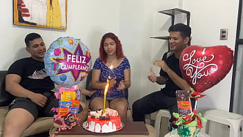 Preview 1 of Sexybusty Wife Com - Hijastros le Celebran el Cumplea&ntilde_os a su Madrastra y de Regalo Sorpresa 2 Pollas para Follarla por el Culo y que Disfrute su Regalo