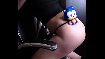 Preview 4 of English Film Bf - Sonic goes on a relaxing joy ride on my ass ?#joyride #relaxing #twerk #SonicTheHedgehog #gamergirl #booty #egirl #zz ...