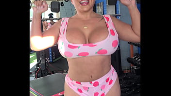 Preview 2 of Vinnie Russo And Buzz - Kiara Mia Curvy Milf Fucked by Her Gym Trainer