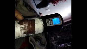 Preview 3 of Coroa Pau - Still using the pump