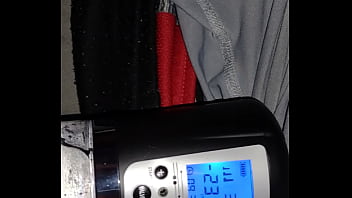 Preview 1 of Coroa Pau - Still using the pump