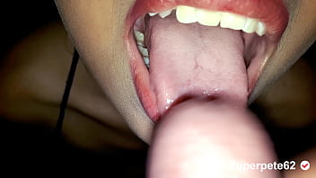 Preview 4 of Bihar Desi Sex Com - Mi hermanastra susy me chupa la verga y me corro con mucho semen su boquita