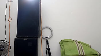 Preview 1 of Hot Mom Anfson - Mi Hermanastra entra a mi cuarto me encuentra desnudo y caliente me la follo bien duro (PARTE 1)