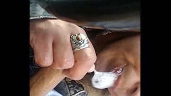Preview 3 of Xxxhdvideohot Lola - Me sube a su carro y lo hago venir con garganta profunda
