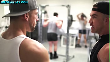 Preview 1 of Pornhub 24 Minites - Gym bottom barebacked in front of full gym by tattooed top