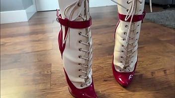 Preview 3 of Sunny Livon Xvideo - Slave girl masturbating in sexy ballet boots